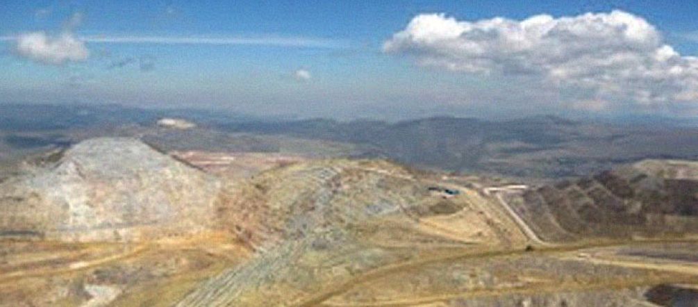 Exploitation à ciel ouvert dans la mine Yanacocha